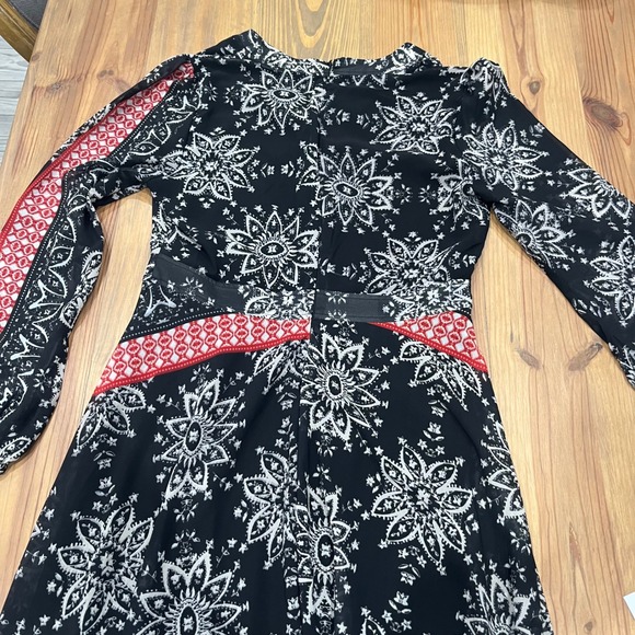 Sheryl‎ Crow Maxi Dress Black White Red Long Sleeve V Neck Boho Festival sz 10 - Picture 3 of 13